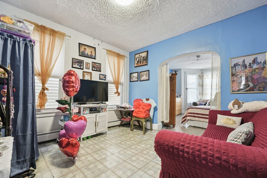 More Photos Of 910 19th St, Union City Multifamily For Sale