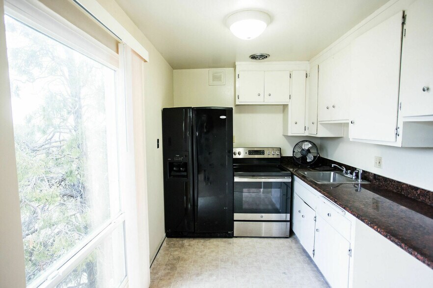 More Photos Of 3525 Dimond Ave, Oakland Apartments For Sale