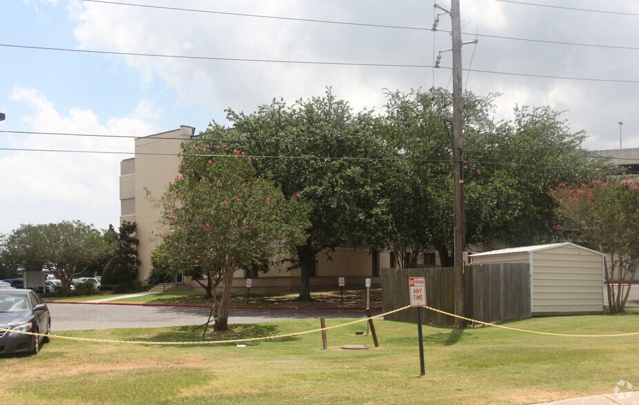 More Photos Of 4720 S I-10 Service Rd W, Metairie Unknown For Lease