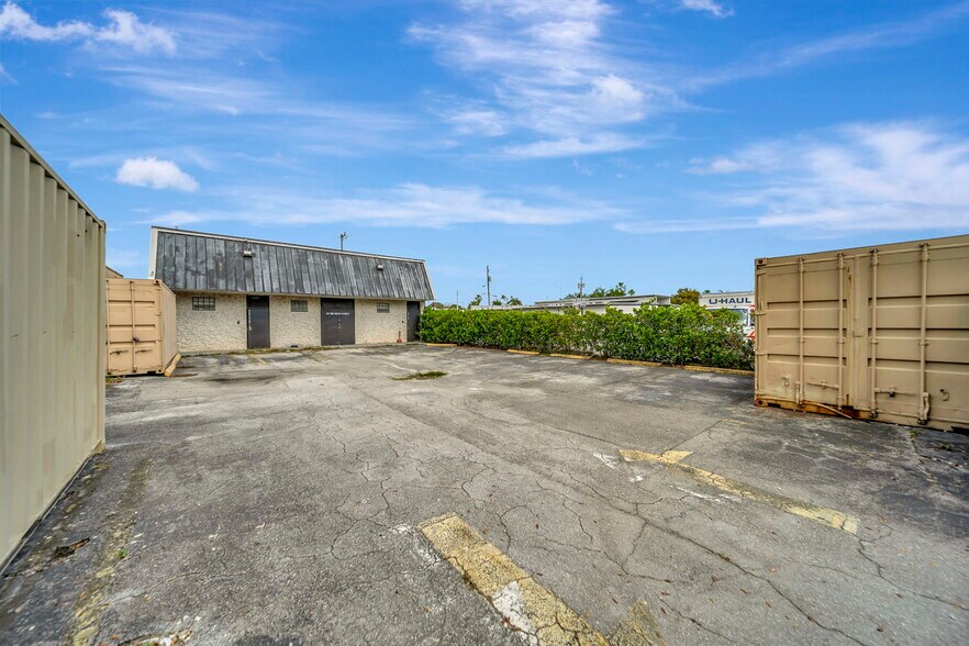 More Photos Of 67 NW 166th St, North Miami Beach Warehouse For Sale