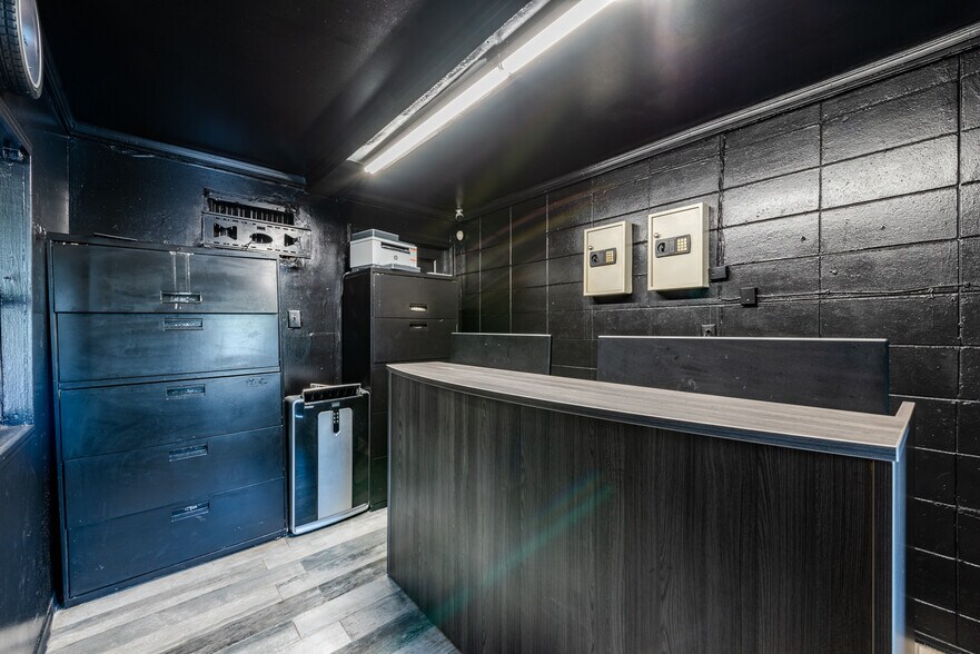 More Photos Of 2501 Sanford Ave, Sanford Auto Repair For Sale