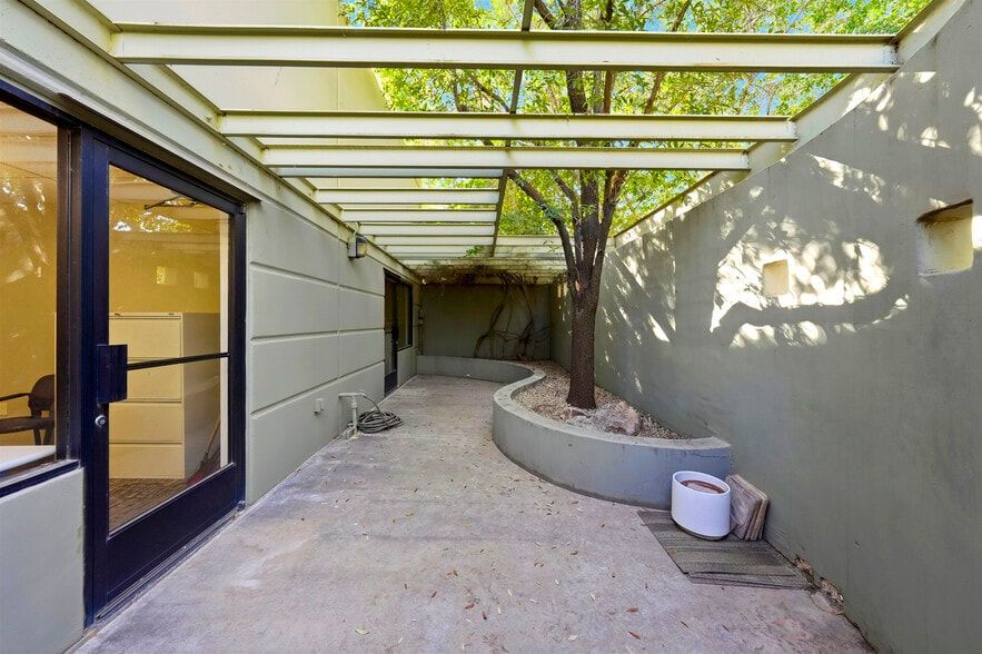 More Photos Of 1425 N Mondel Dr, Gilbert Warehouse For Lease