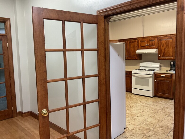 More Photos Of 6991 Township Road 654, Millersburg Office Residential For Lease