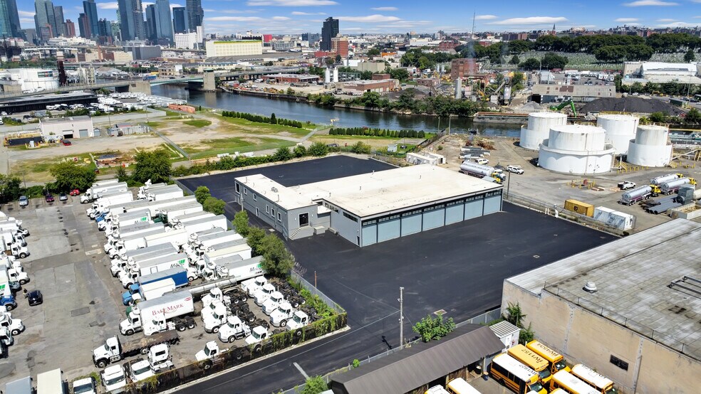 More Photos Of 360 Kingsland Ave, Brooklyn Warehouse For Lease
