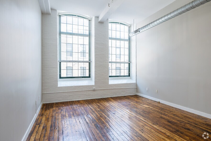 More Photos Of 166 Valley St, Providence Apartments For Sale