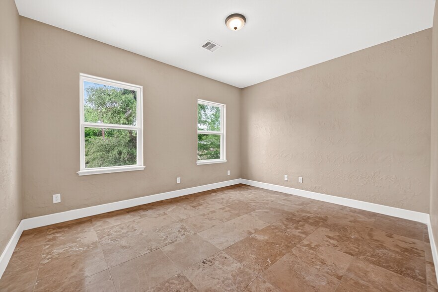 More Photos Of 14134 Packard St, Houston Specialty For Sale