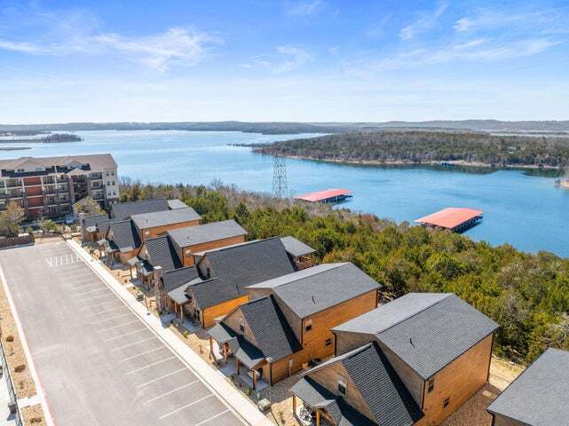 More Photos Of 320 Indian Summer Ln, Branson Flex For Sale