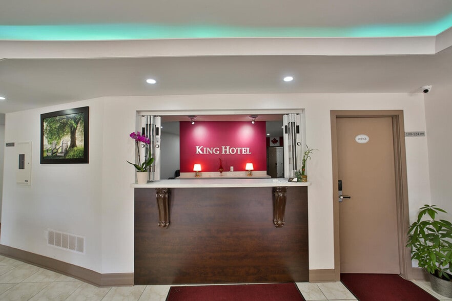 More Photos Of 112 King st, Palmerston Hotel For Sale