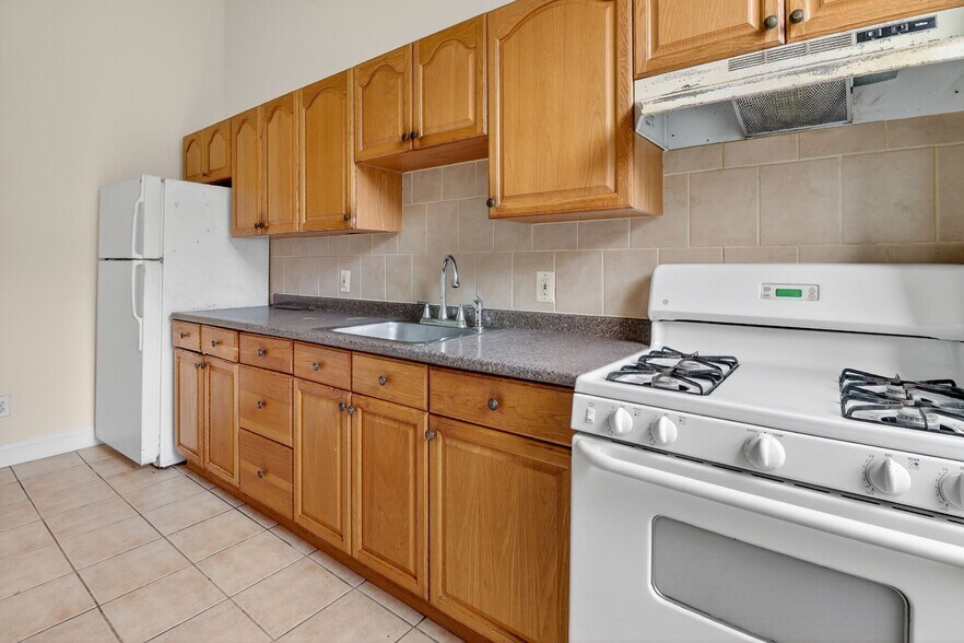 More Photos Of 1404 Madison Ave, Baltimore Apartments For Sale