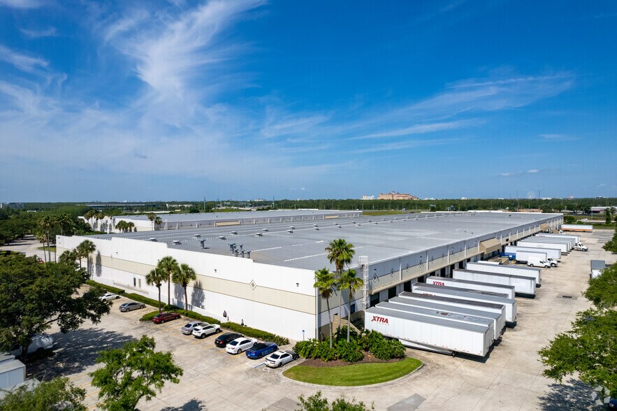 More Photos Of 2501 Investors Row, Orlando Distribution For Lease