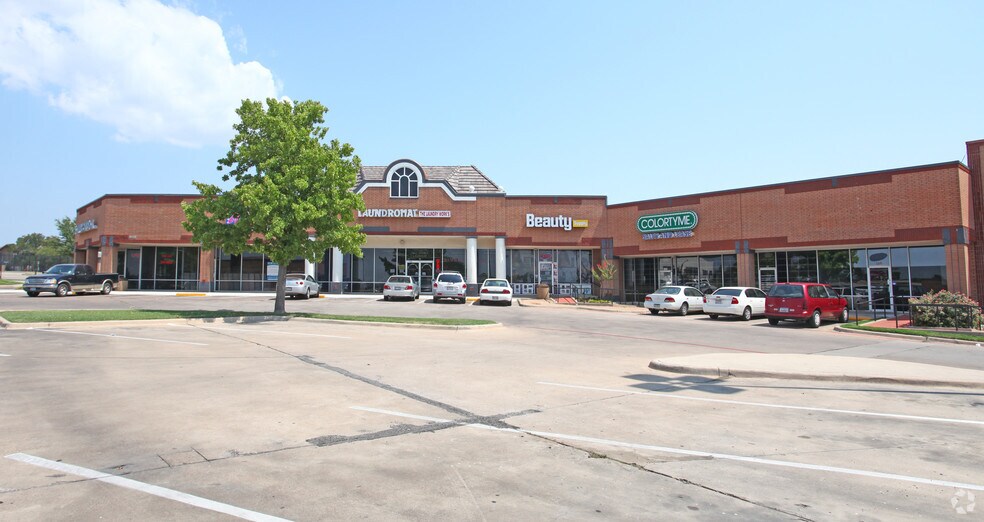 More Photos Of 9108-9124 Camp Bowie Blvd W, Fort Worth Unknown For Lease