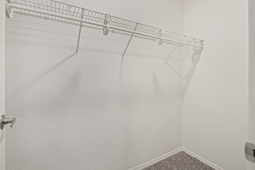 More Photos Of 812 10th St NE, Auburn Apartments For Sale