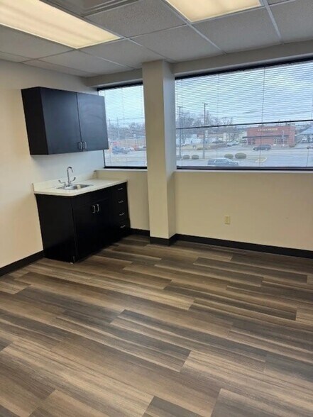 More Photos Of 7926 Preston Hwy, Louisville Medical For Lease