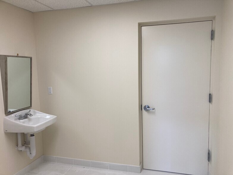 More Photos Of 78 Horseblock Rd, Yaphank Industrial For Sale