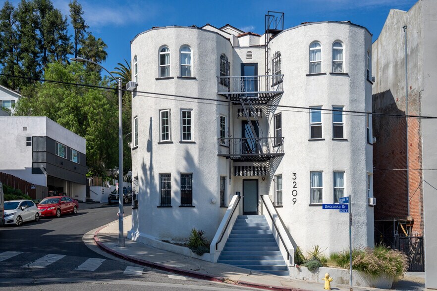 More Photos Of 3209 Descanso Dr, Los Angeles Apartments For Sale