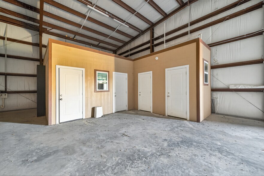 More Photos Of 5901 County Road 675B, Rosharon Warehouse For Lease