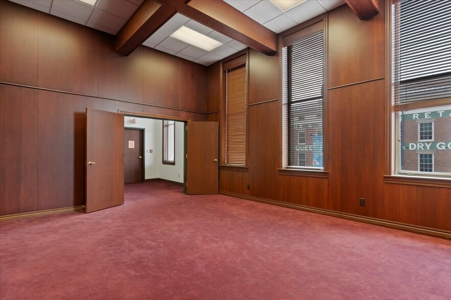 More Photos Of 200 S 6th St, Springfield Office For Lease