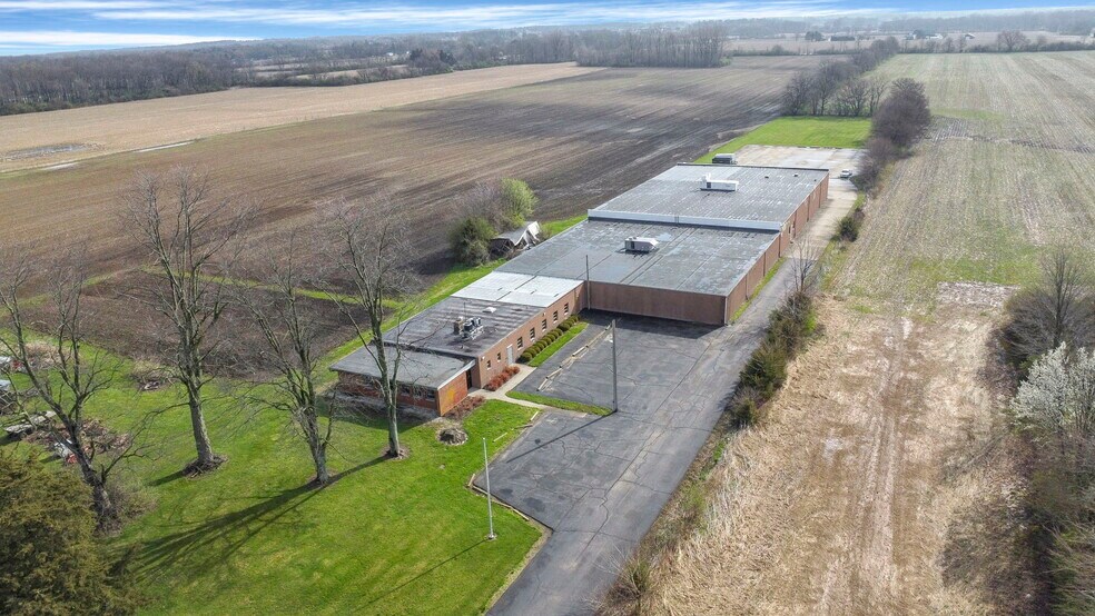 More Photos Of 4220 Springfield-Jamestown Rd, Springfield Warehouse For Lease