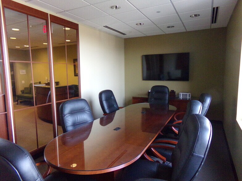 More Photos Of 19440 Golf Vista Plz, Lansdowne Medical For Lease