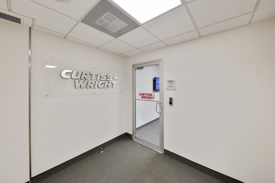 More Photos Of 29399 US Highway 19 N, Clearwater Office For Lease