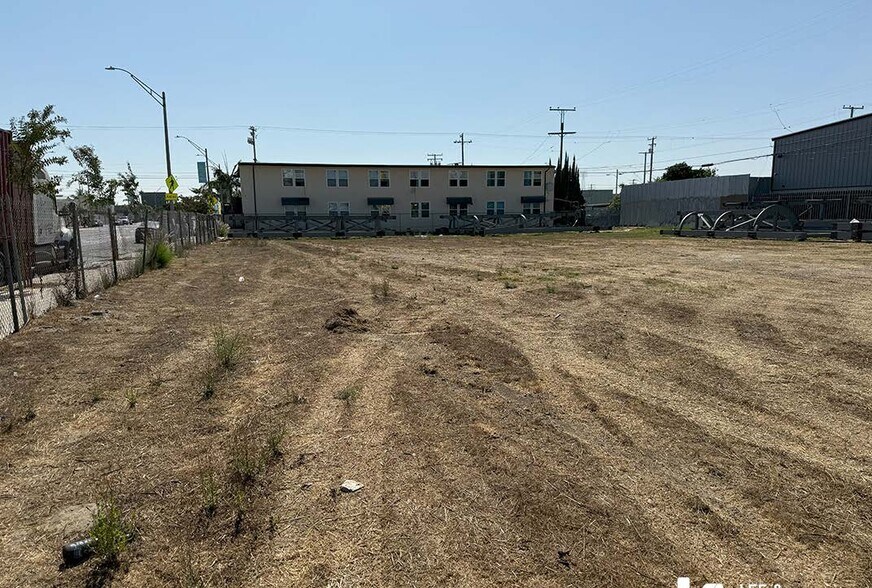 More Photos Of 1675 Santa Fe Ave, Long Beach Industrial For Sale