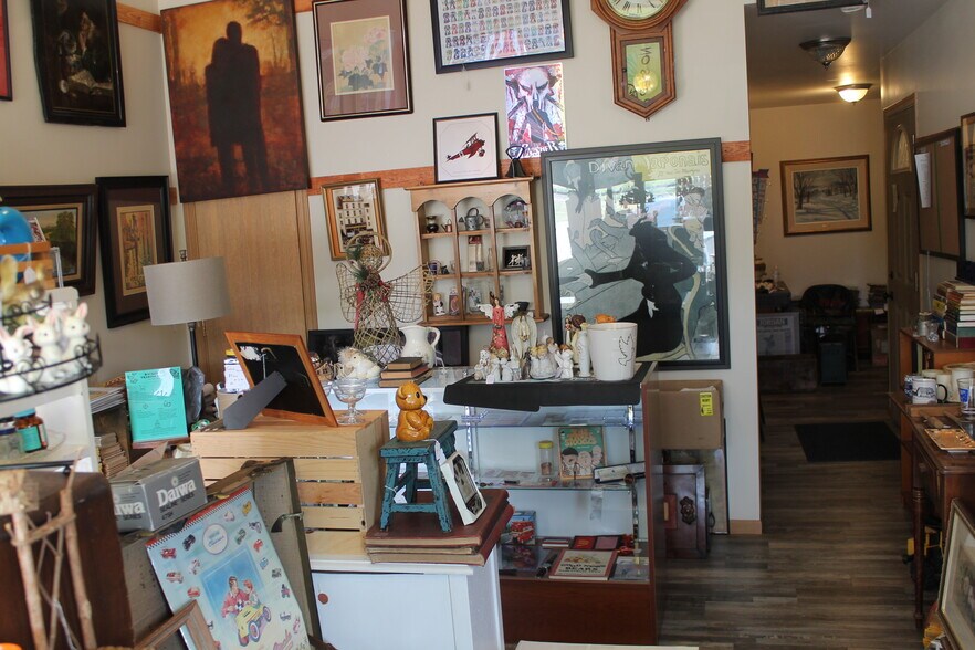 More Photos Of 154 E Railroad, Leland General Retail For Sale