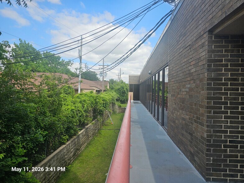 More Photos Of 1720 S Edmonds Ln, Lewisville Office For Lease