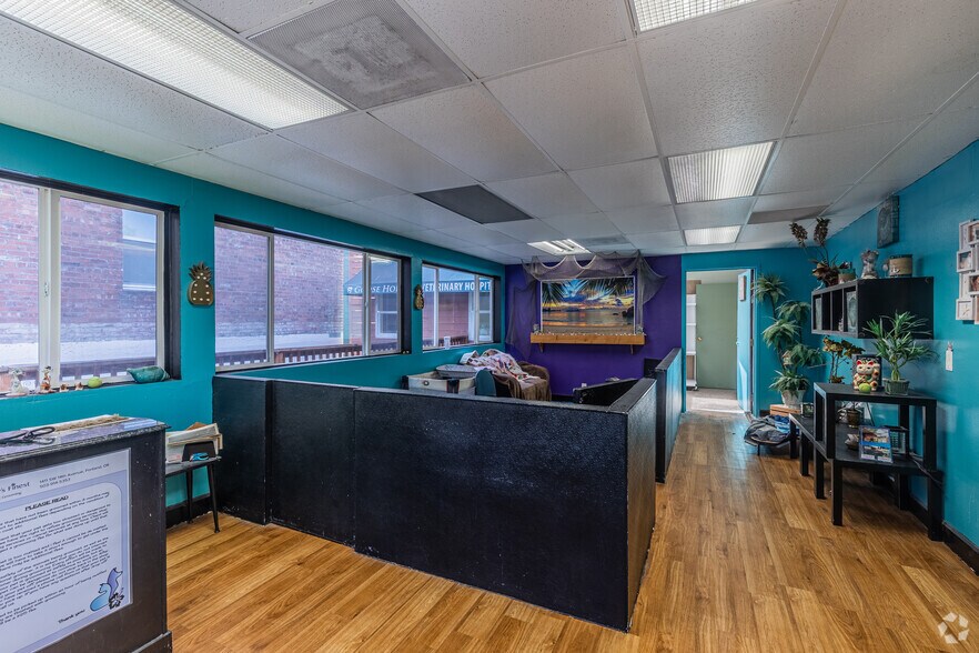 More Photos Of 1411 SW 14th Ave, Portland Veterinarian Kennel For Lease