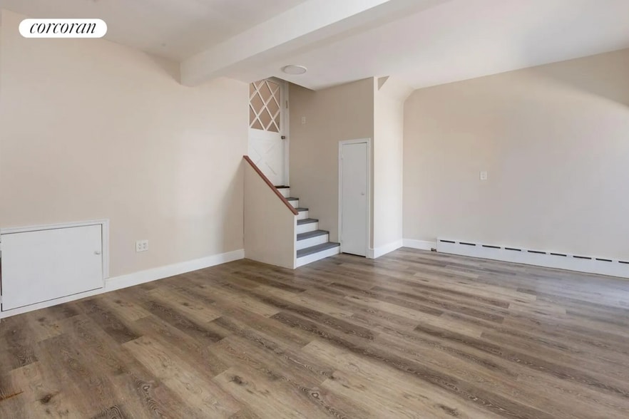 More Photos Of 182 Vermont Ave, Staten Island Light Distribution For Sale