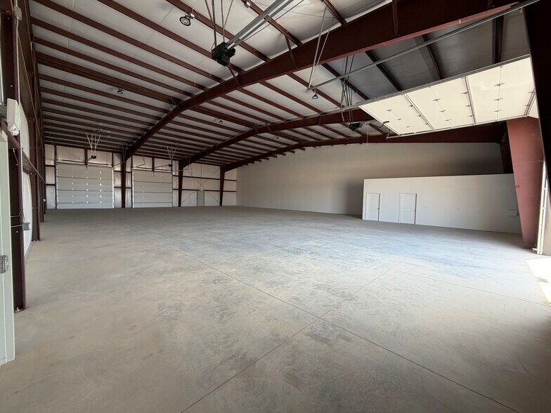 More Photos Of 975 S. 5600 W., Hurricane Unknown For Lease