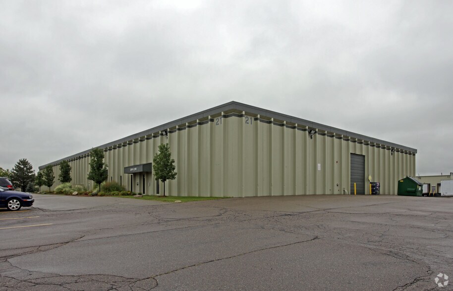 More Photos Of 29120-29134 Airport Dr, Romulus Warehouse For Lease