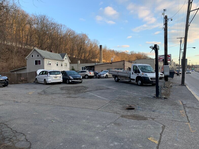 1281 Saw Mill Run Blvd, Pittsburgh, PA 15226 Service For Sale