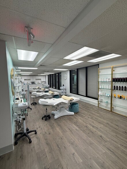 More Photos Of 1445 N Union Blvd, Colorado Springs Office For Sale