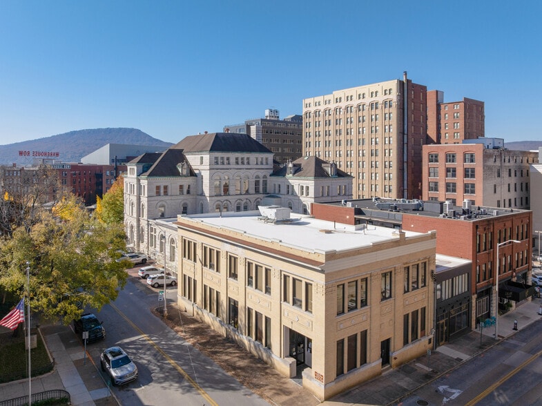 More Photos Of 124 E 10th St, Chattanooga Storefront Retail Office For Sale