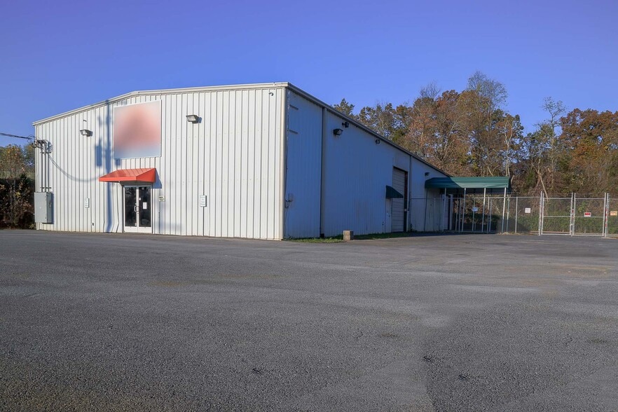 Primary Photo Of 114 Judge Gresham Rd, Johnson City Warehouse For Lease