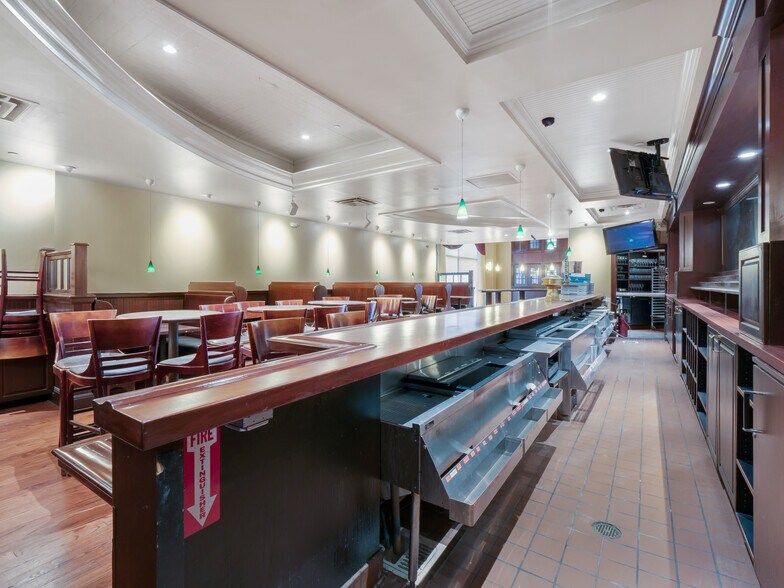 More Photos Of 1100 S Flower St, Los Angeles Office For Lease