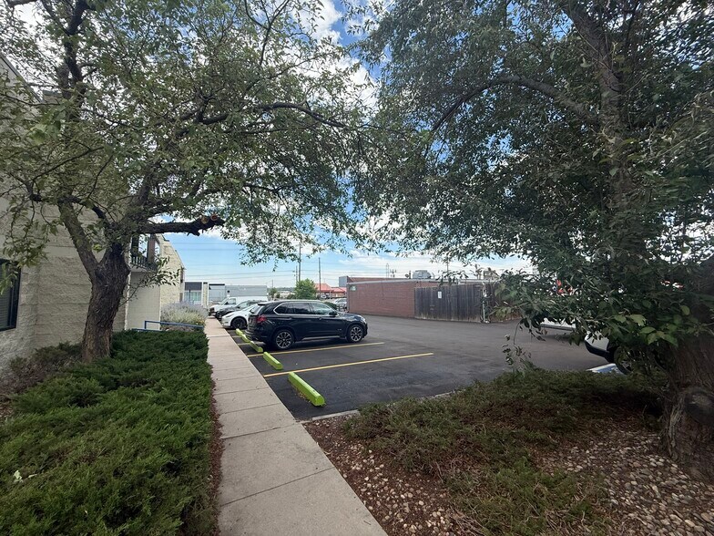 More Photos Of 4301 S Federal Blvd, Englewood Light Distribution For Lease