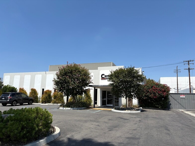 More Photos Of 10637 Midway Ave, Cerritos Warehouse For Lease