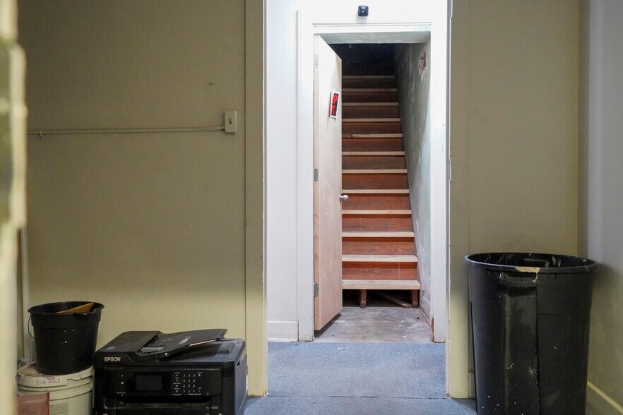 More Photos Of 361 S Commercial St, Aransas Pass Freestanding For Lease