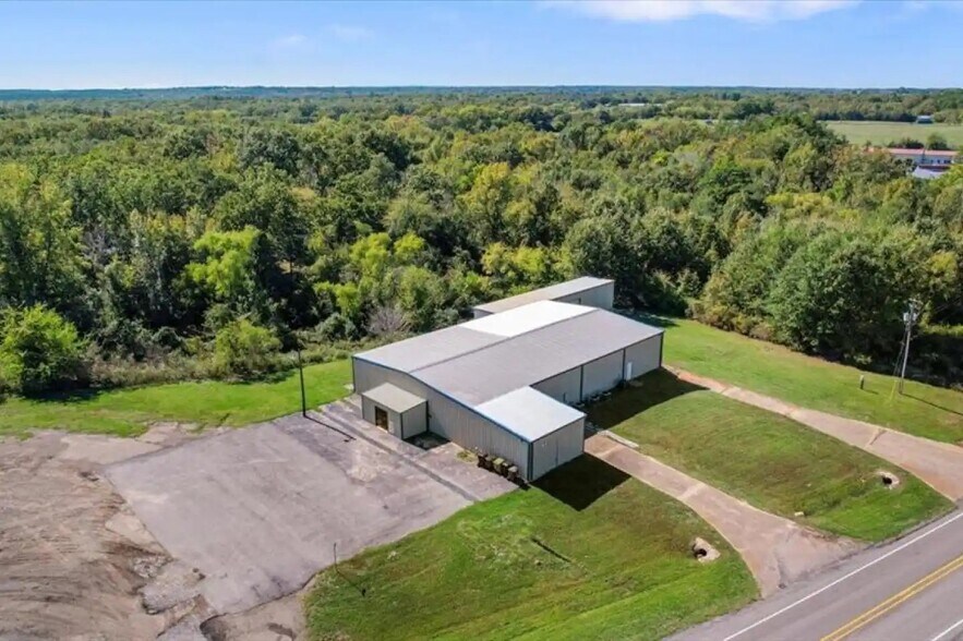 More Photos Of 401 I-30, Winfield Warehouse For Sale