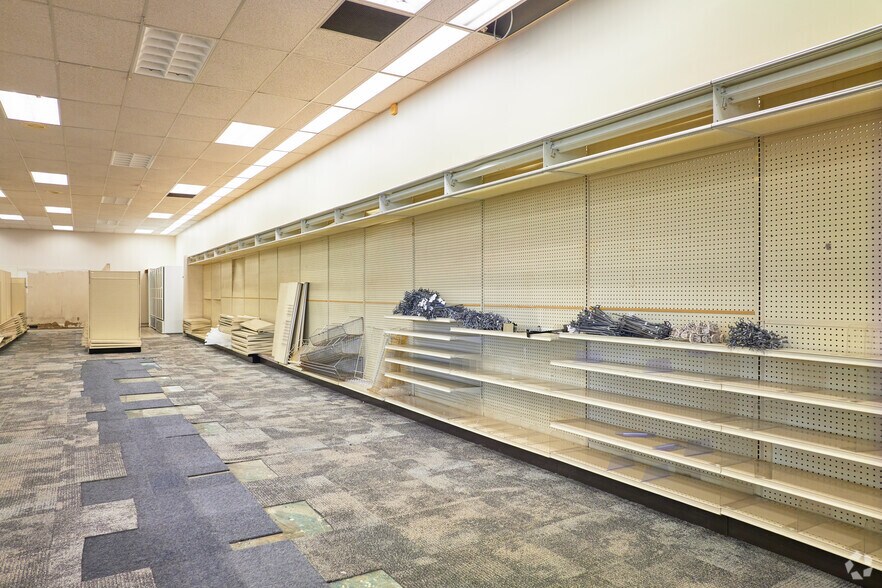 More Photos Of 1900 S Clinton Ave, Rochester Storefront For Lease