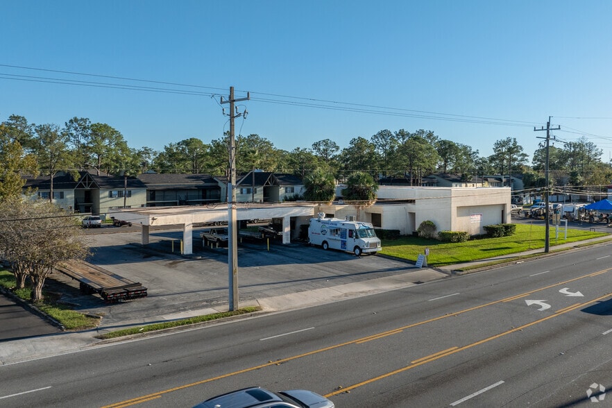 More Photos Of 5730 University Blvd W, Jacksonville Restaurant For Lease