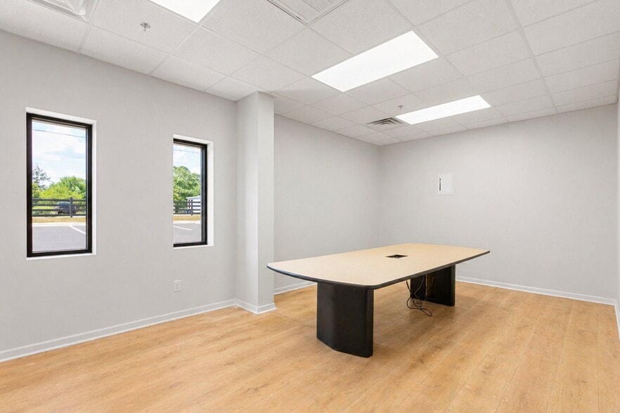 More Photos Of 114 S State St, Haw River Manufacturing For Sale