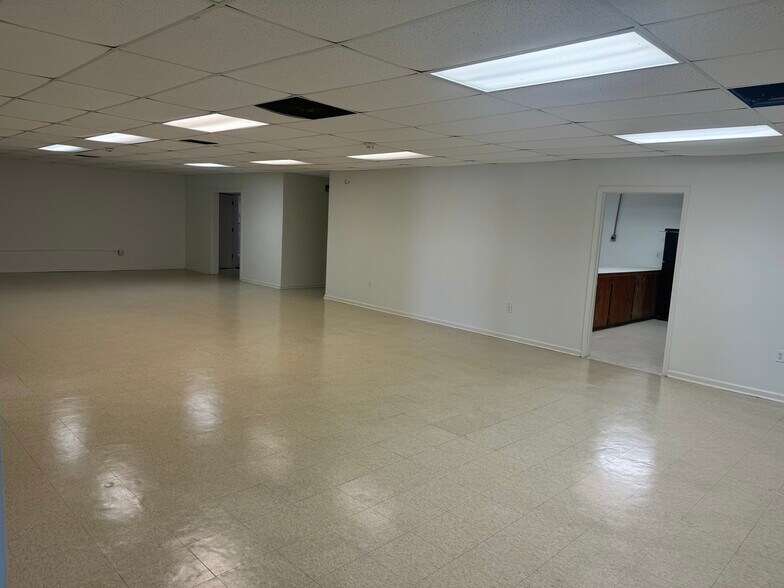 More Photos Of 187 Monarch Dr, Houma Warehouse For Lease