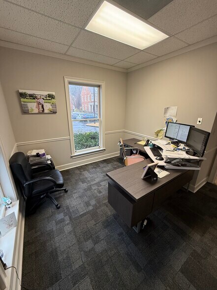 More Photos Of 6111 Peachtree Dunwoody Rd NE, Atlanta Office Residential For Sale