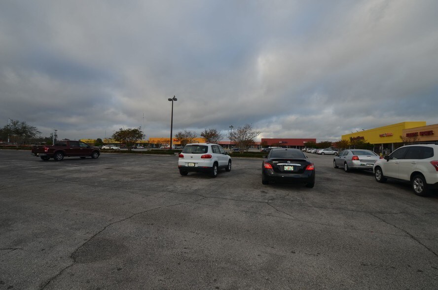 More Photos Of 4502-4670 S Orange Blossom Trl, Orlando Unknown For Lease