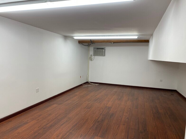 21333 Deering Ct, Canoga Park, CA 91304 Industrial For Lease