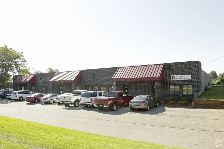 More Photos Of 3820-3830 44th St SE, Grand Rapids Flex For Lease