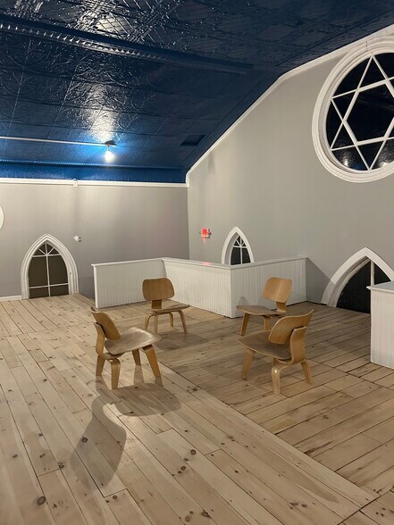 More Photos Of 168 Archibald St, Burlington Storefront Retail Office For Lease