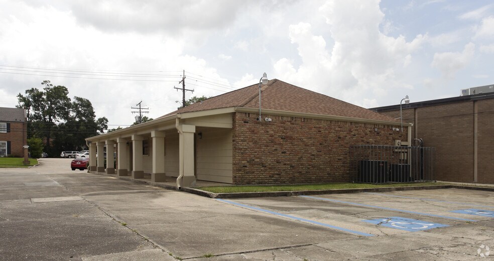 More Photos Of 4811 North Blvd, Baton Rouge Office For Sale